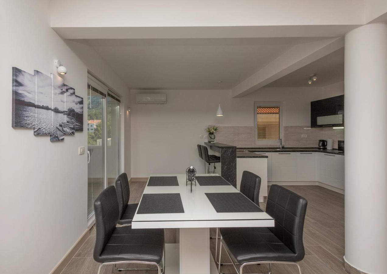 Apartments Villa Hadria Makarska Esterno foto