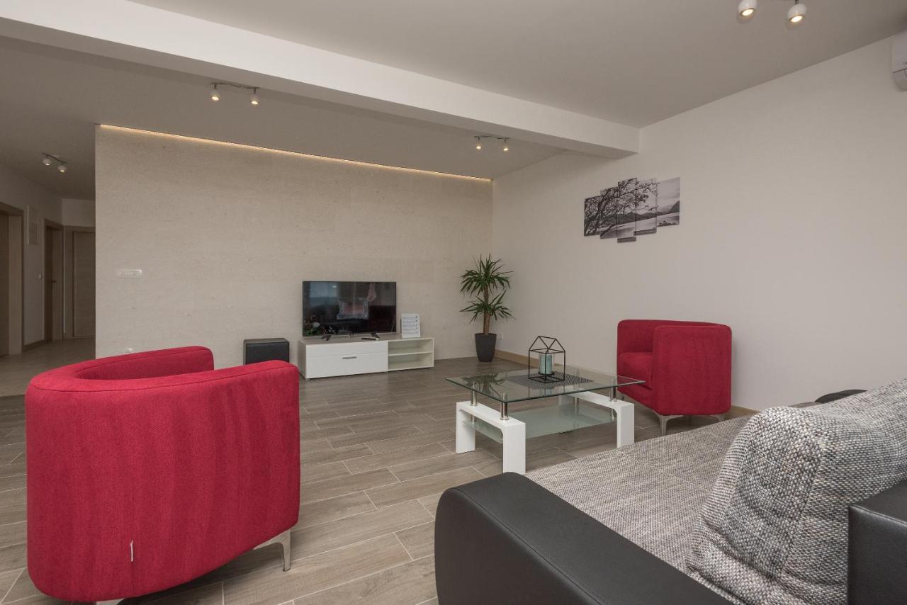 Apartments Villa Hadria Makarska Esterno foto