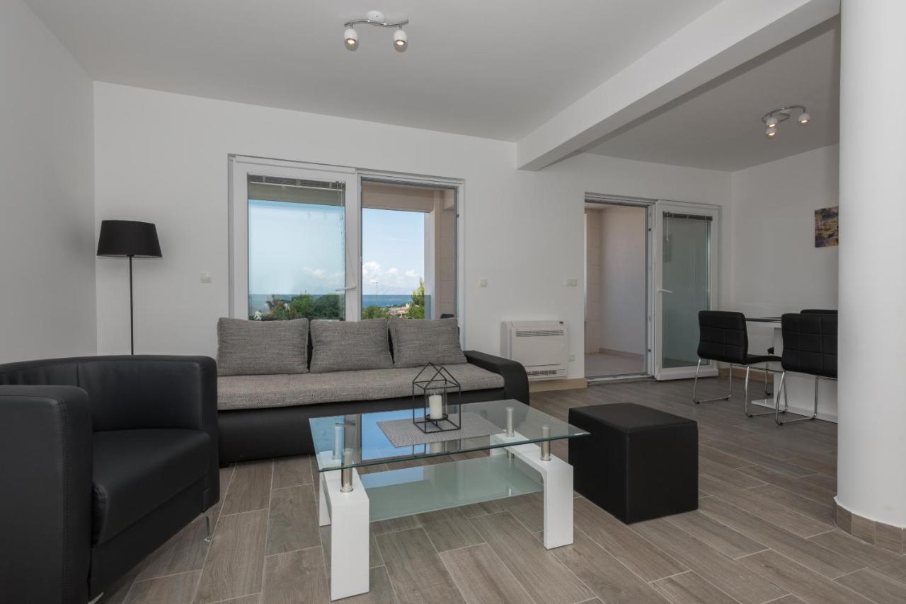 Apartments Villa Hadria Makarska Esterno foto